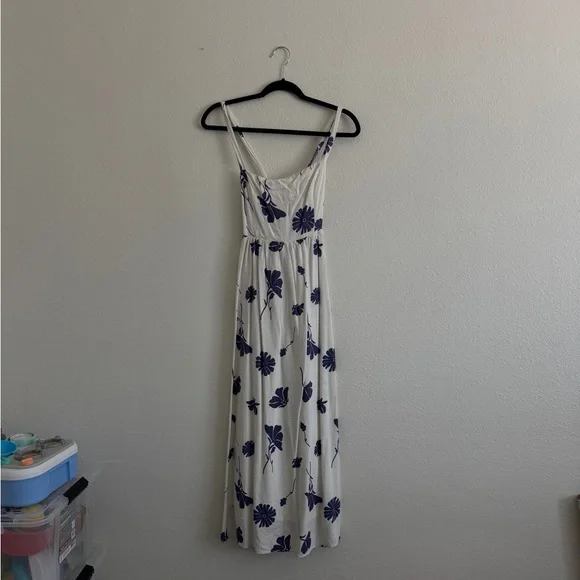 Petal & Pup Hazel Floral Print Maxi Sundress - White and Navy - XS - Picture 2 of 3